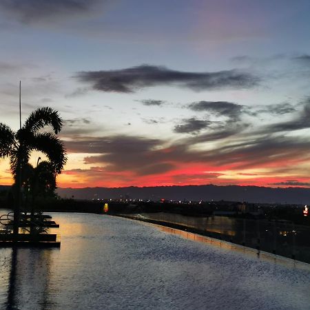 Mactan Newtown Deluxe Island Breeze Appartement Lapu-Lapu City Buitenkant foto