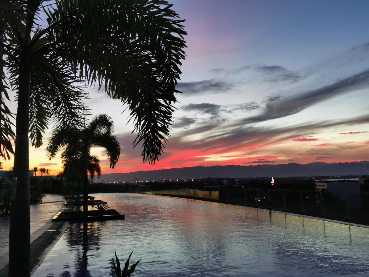 Mactan Newtown Deluxe Island Breeze Appartement Lapu-Lapu City Buitenkant foto