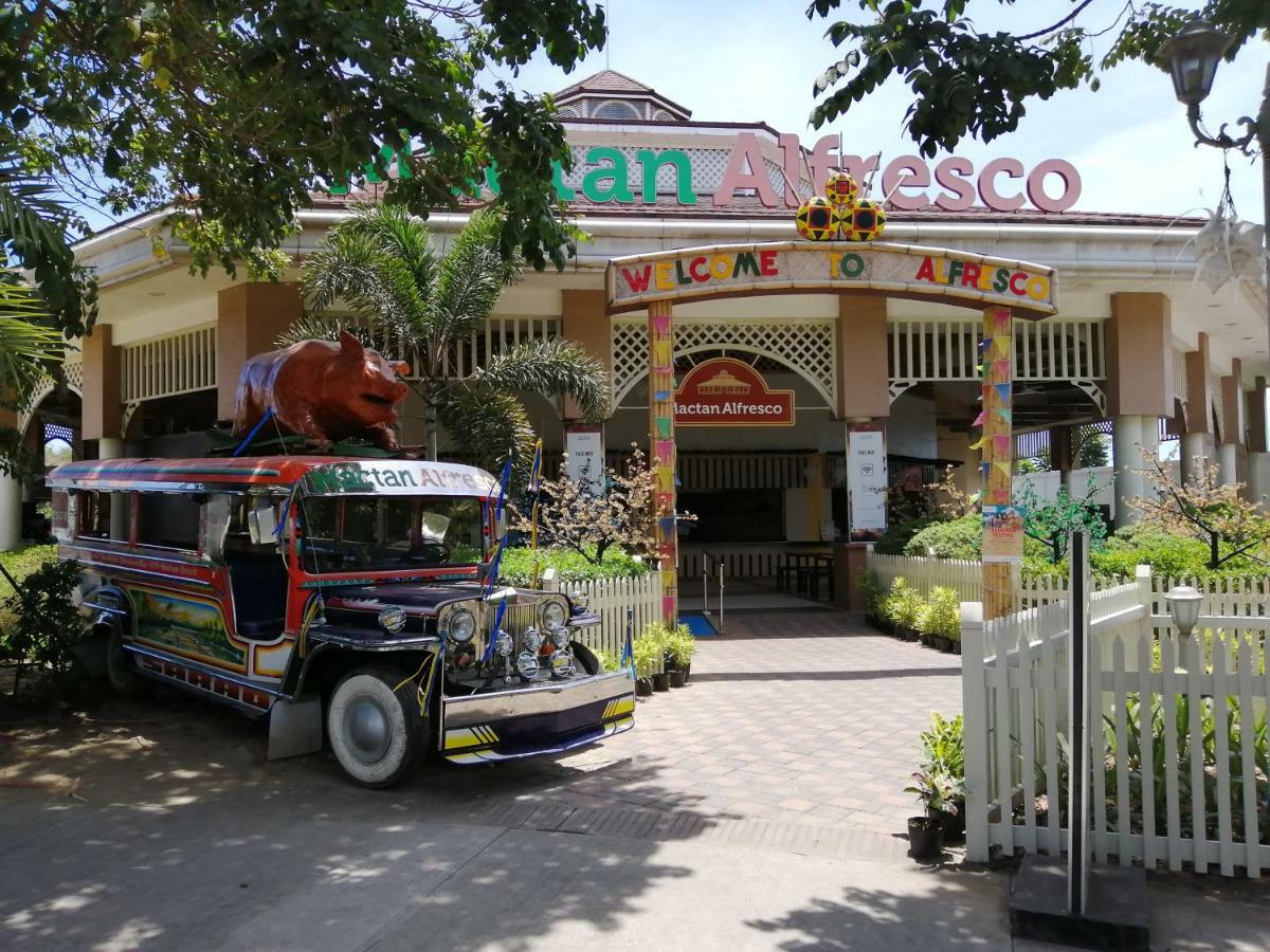 Mactan Newtown Deluxe Island Breeze Appartement Lapu-Lapu City Buitenkant foto