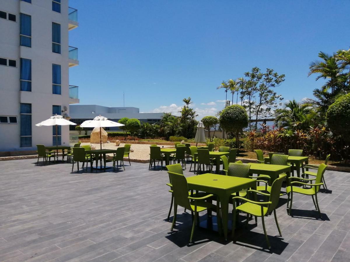 Mactan Newtown Deluxe Island Breeze Appartement Lapu-Lapu City Buitenkant foto