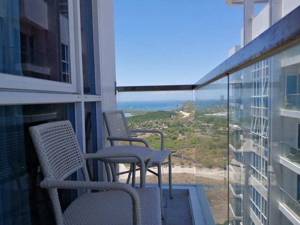 Mactan Newtown Deluxe Island Breeze Appartement Lapu-Lapu City Buitenkant foto